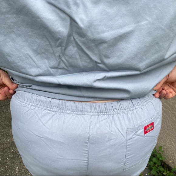 🩺 SET of Grey Dickies 2X Scrubs with Flare Leg Cargo Pants & Two Pocket Top - Picture 9 of 9